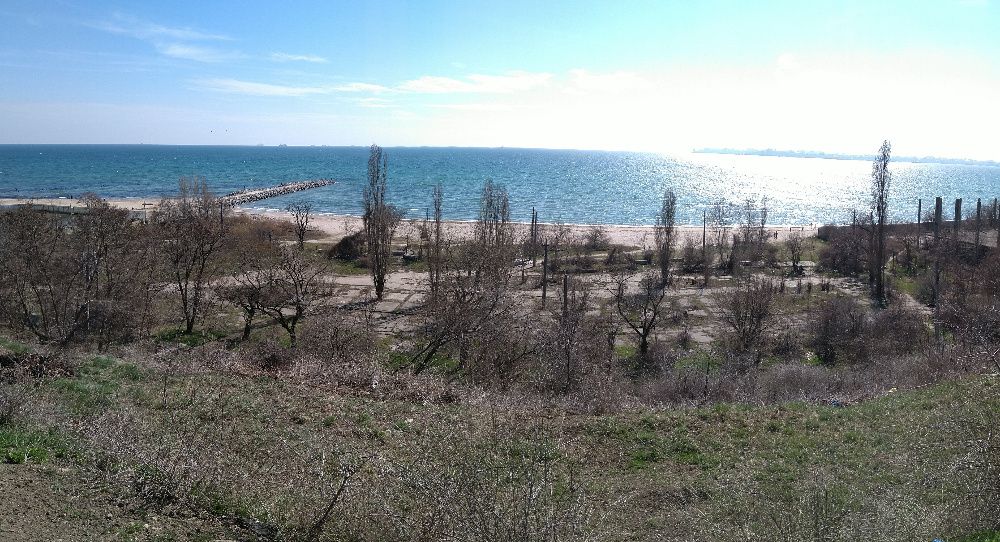 Продам участок 117 соток  в Одессе на берегу моря.